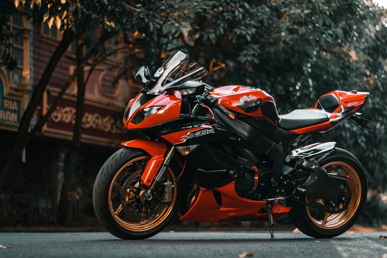 Perché il tessuto Oxford 210D è fondamentale per la protezione della tua moto?